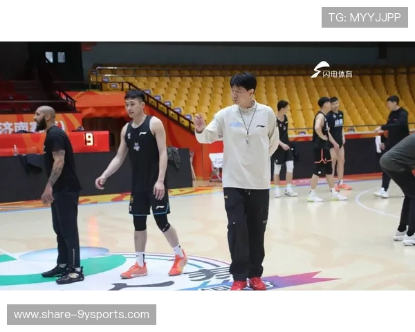 CBA常规赛激战正酣新秀崭露头角引发球迷热议